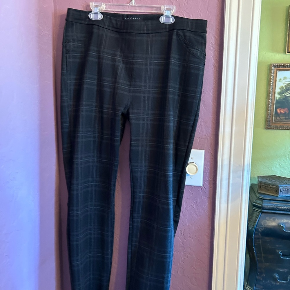 Women’s Sanctuary Dark Plaid Pants